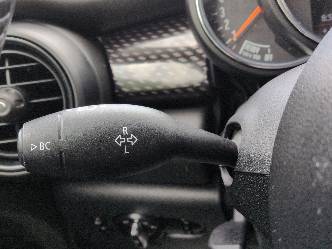 Thumbnail: 2018 MINI Cooper Hardtop - 24