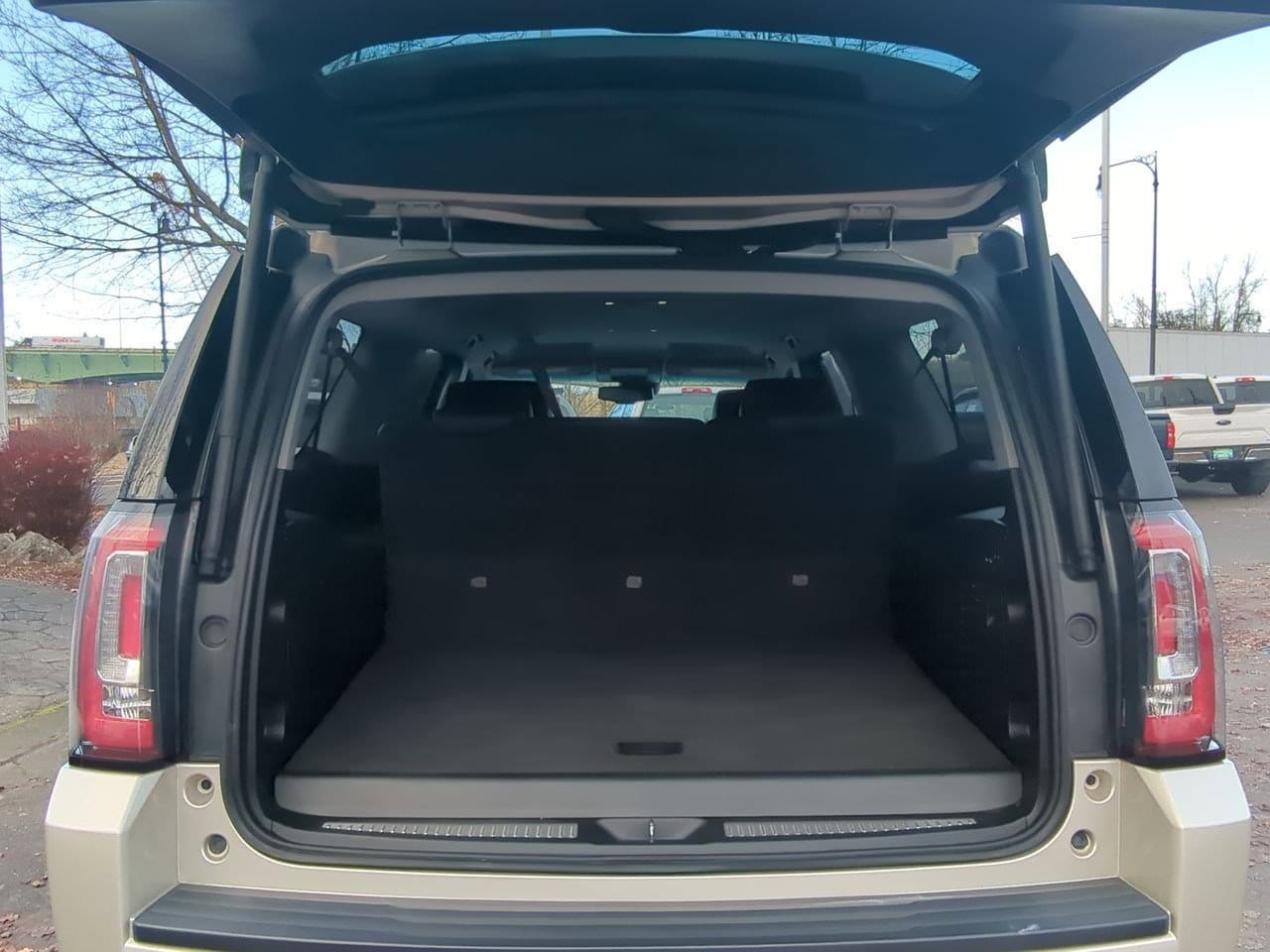 Thumbnail: 2017 GMC Yukon XL - 34