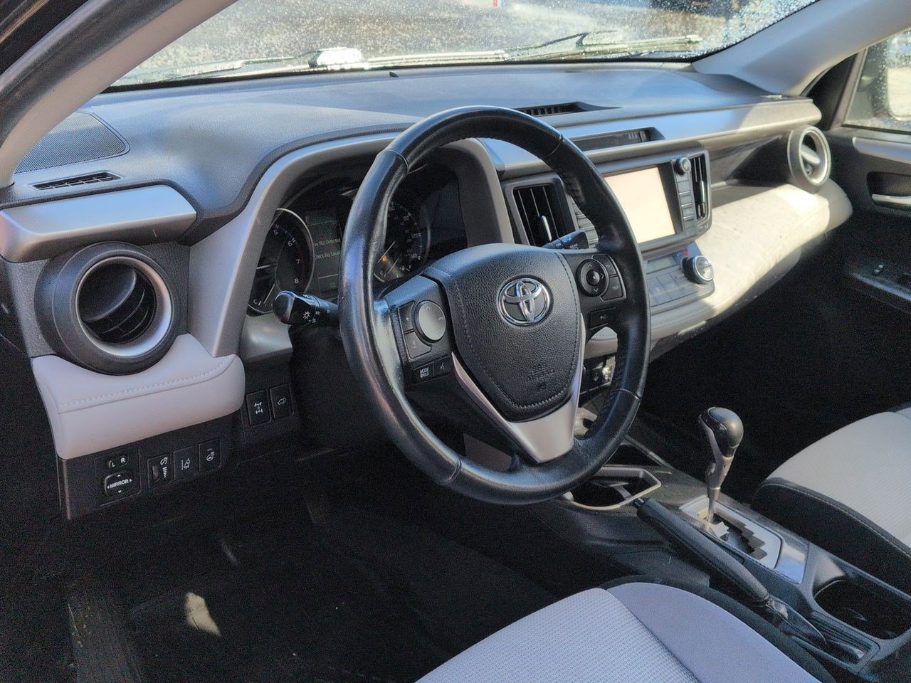 Thumbnail: 2018 Toyota RAV4 - 10