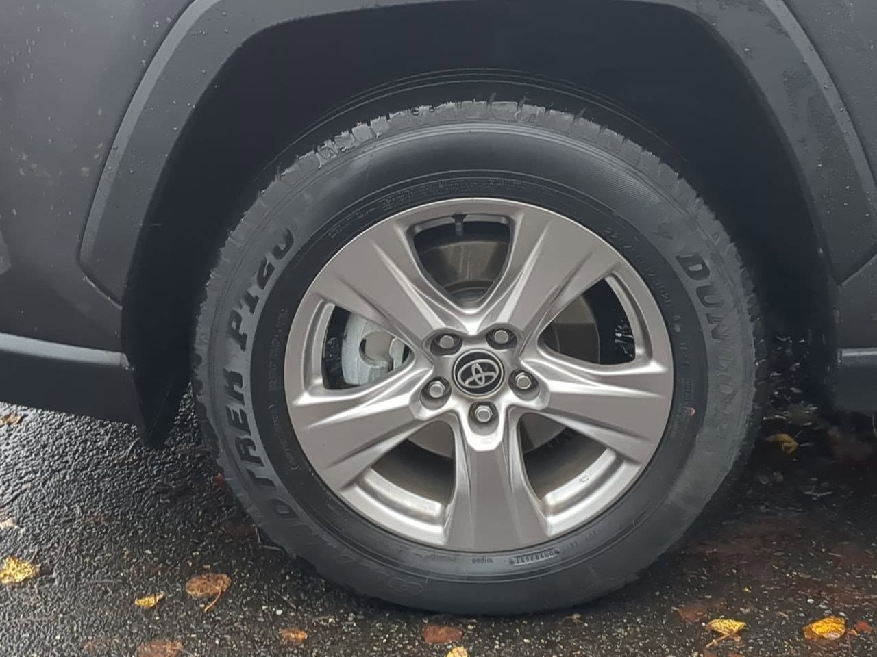 Thumbnail: 2022 Toyota RAV4 - 13