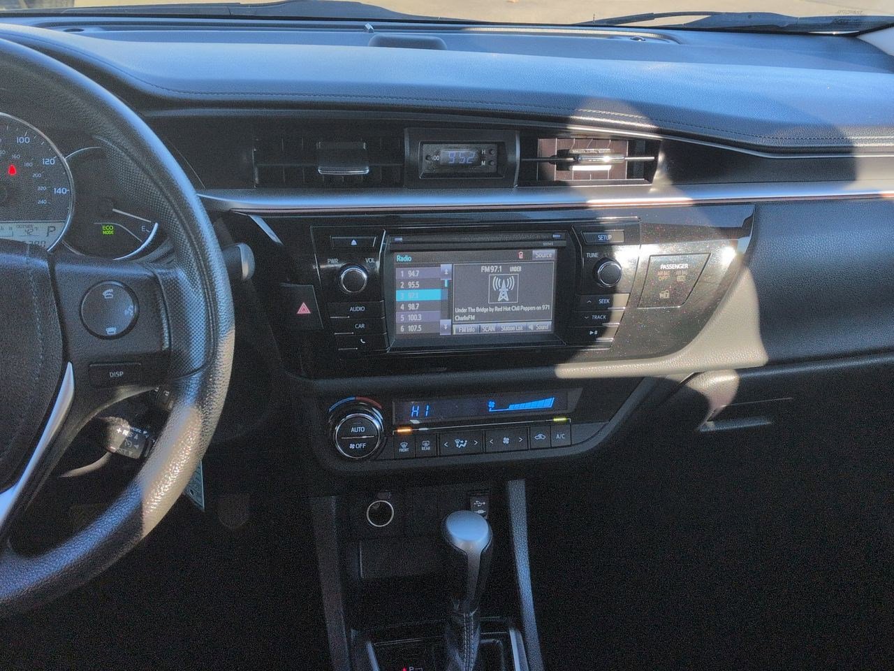 Thumbnail: 2014 Toyota Corolla - 28