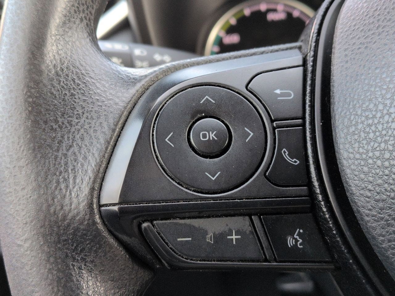 Thumbnail: 2019 Toyota RAV4 - 24