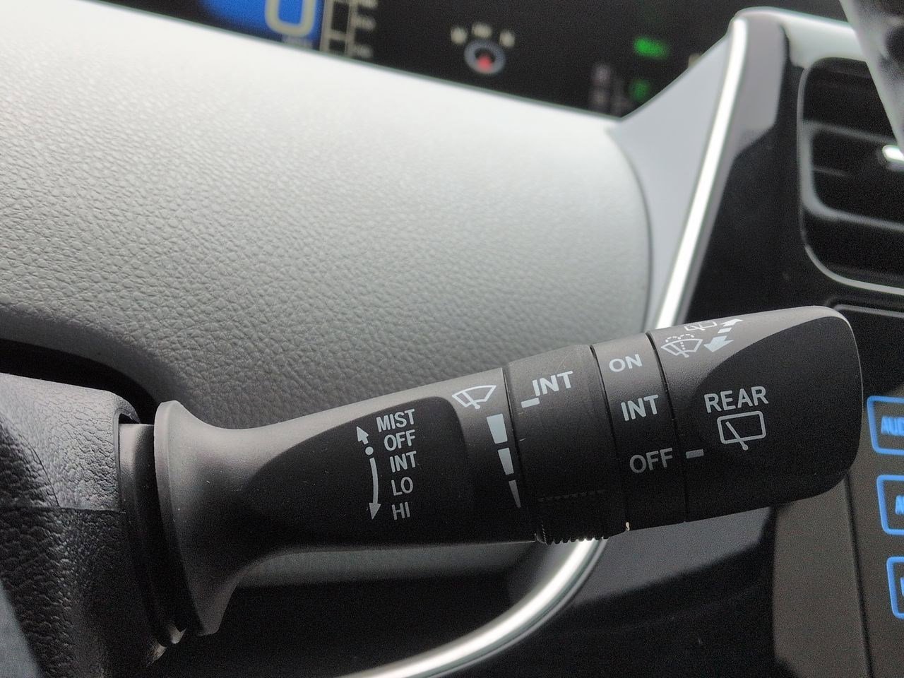 Thumbnail: 2016 Toyota Prius - 24