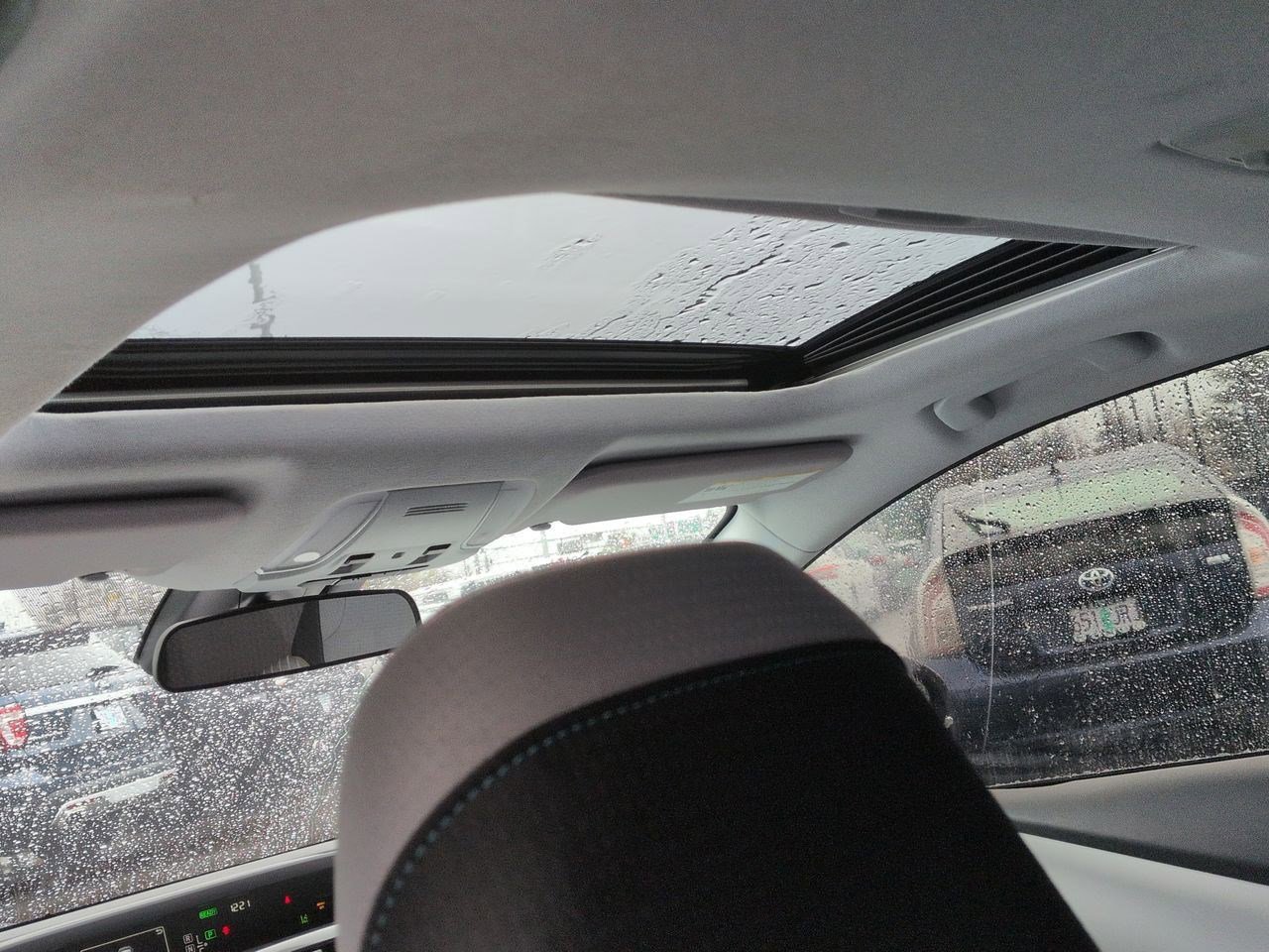 Thumbnail: 2016 Toyota Prius - 17