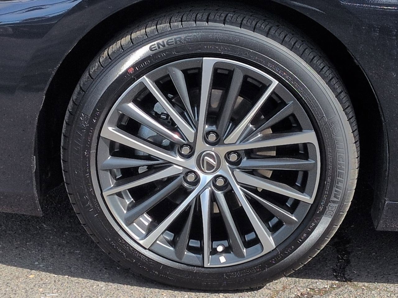 Thumbnail: 2025 Lexus ES - 14