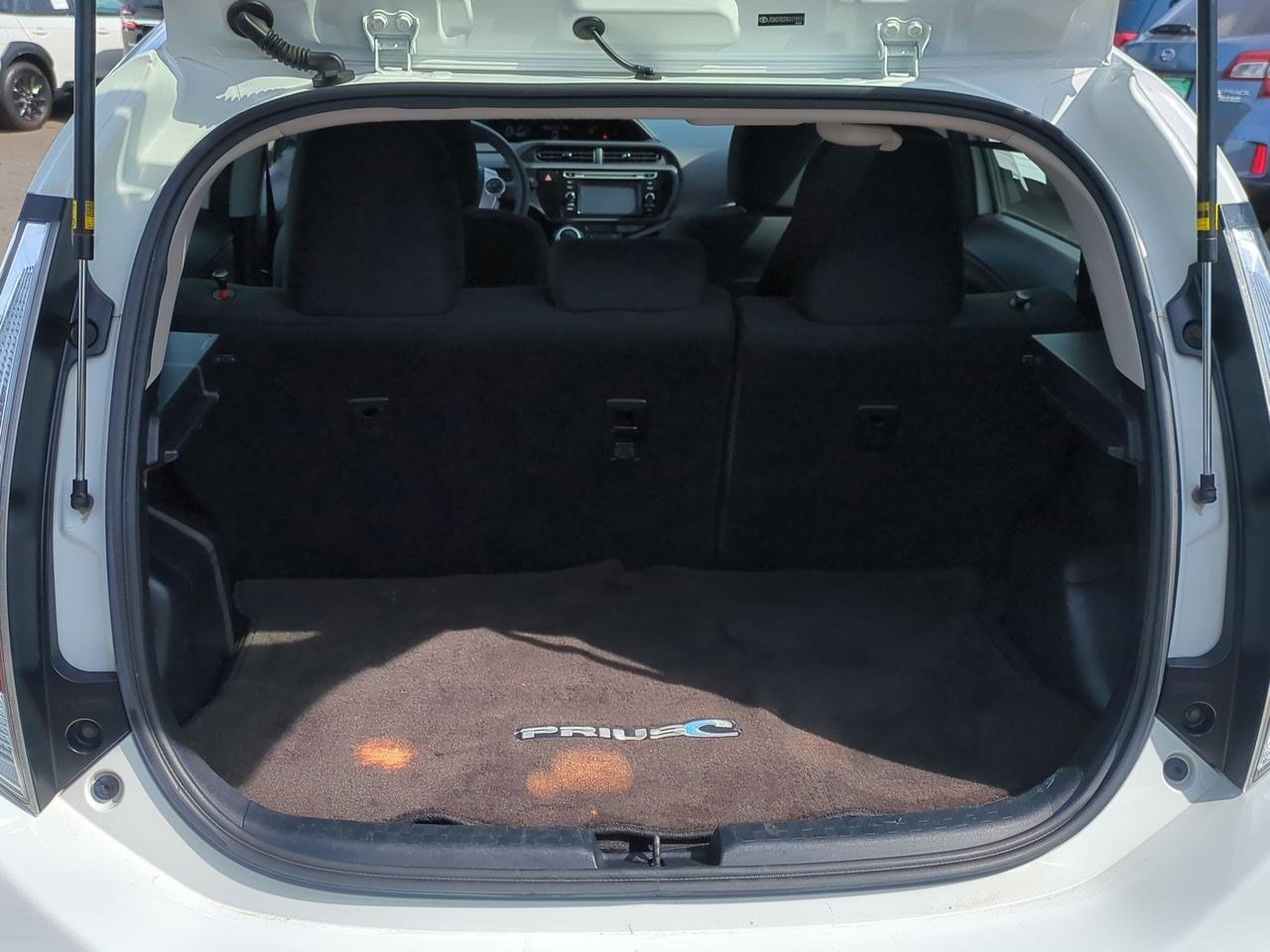 Thumbnail: 2016 Toyota Prius c - 34