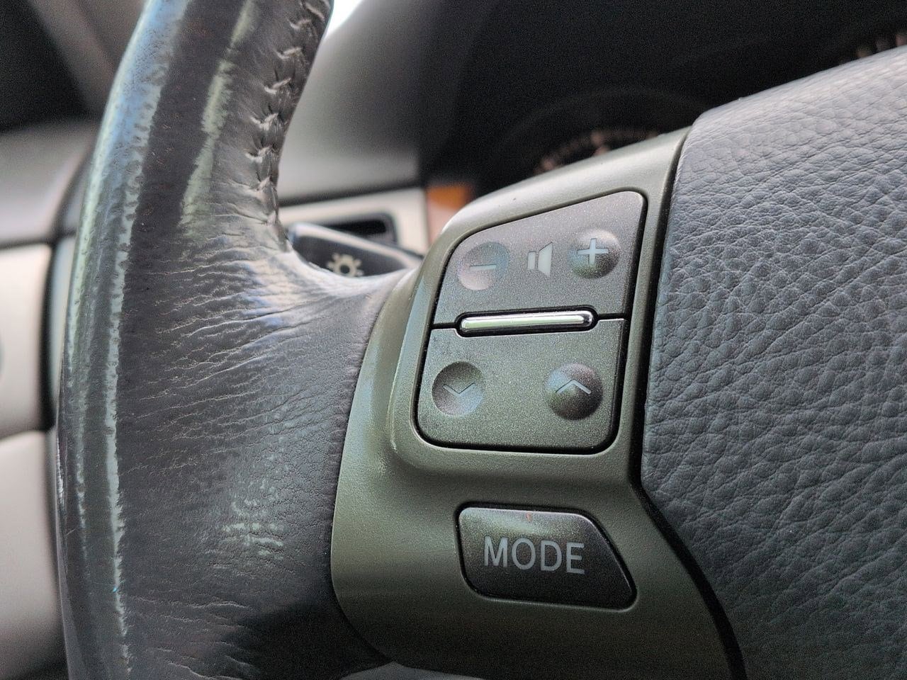 Thumbnail: 2005 Lexus ES - 24