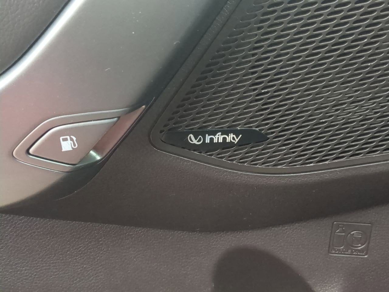 Thumbnail: 2014 Hyundai Santa Fe - 30