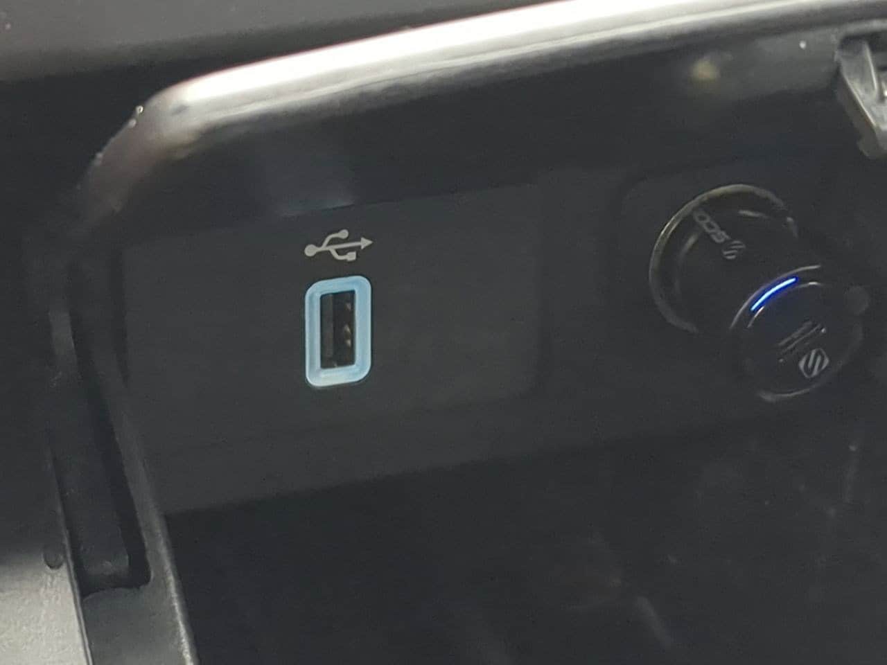 Thumbnail: 2018 Ford Explorer - 31