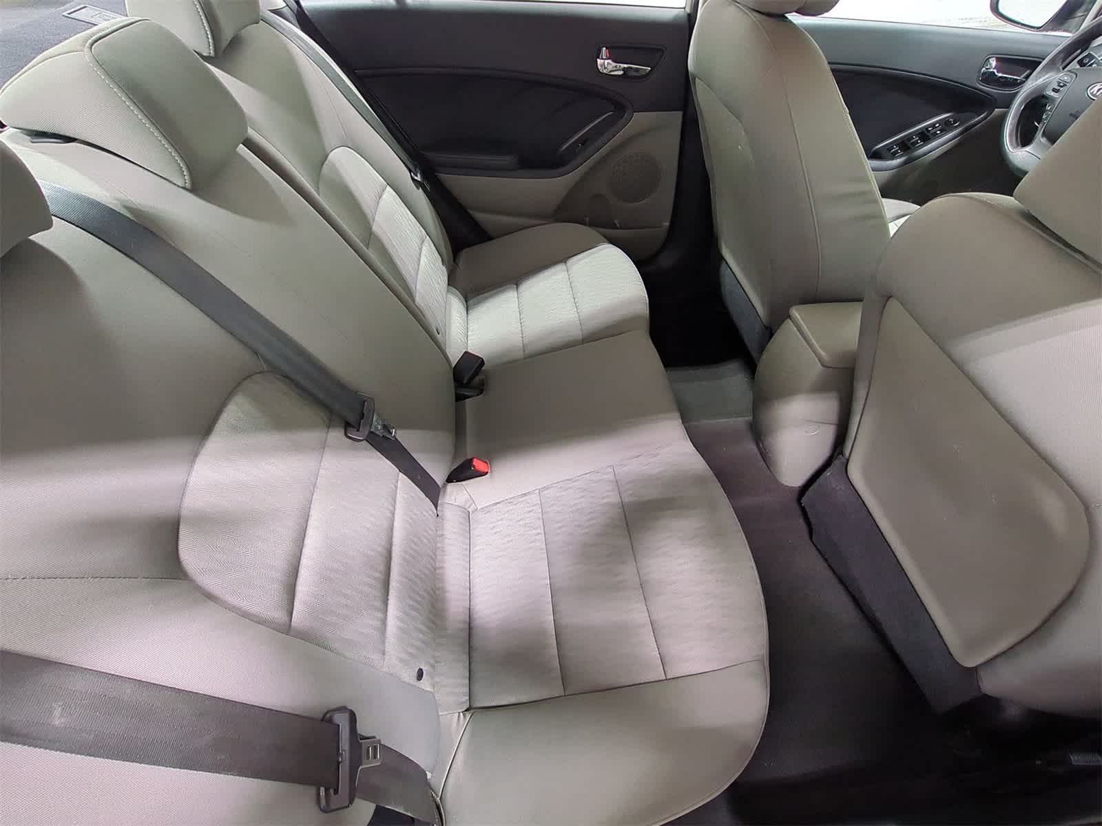 Thumbnail: 2015 Kia Forte - 20