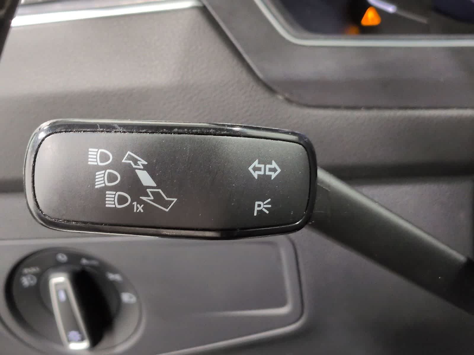 Thumbnail: 2021 Volkswagen Tiguan - 27