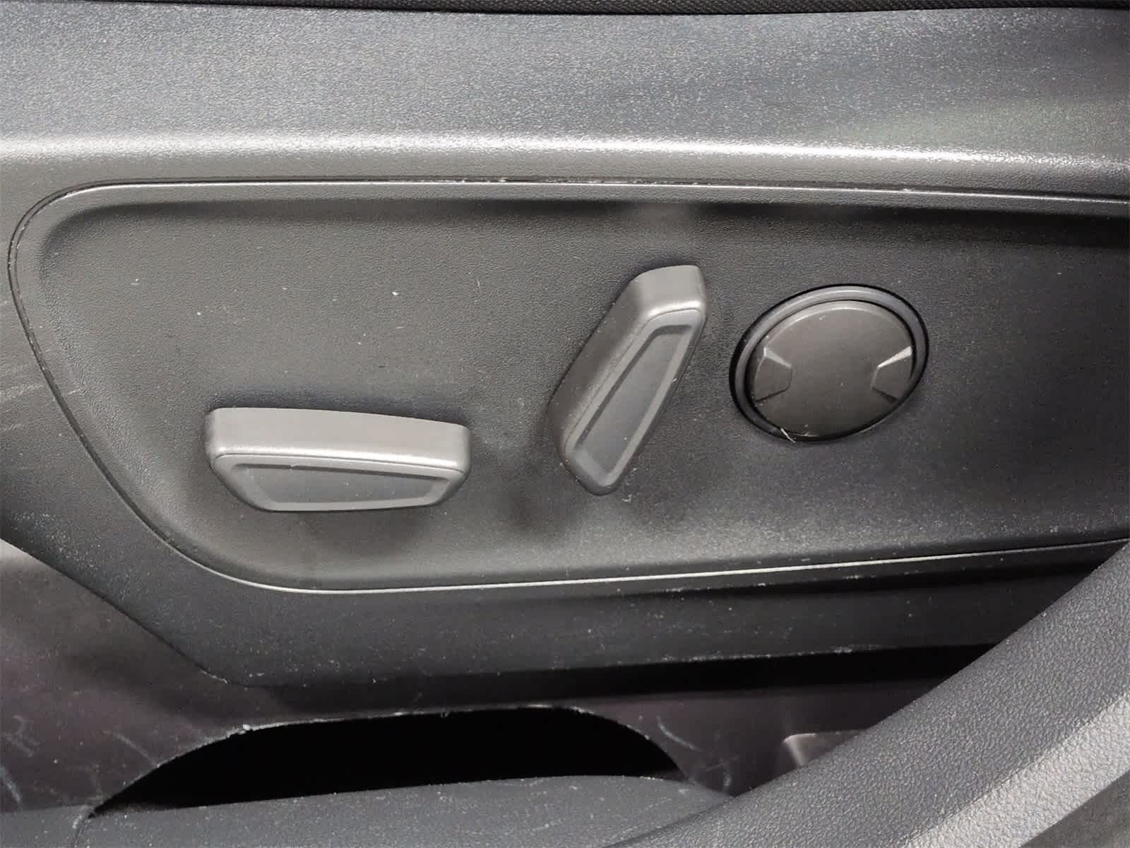 Thumbnail: 2020 Ford Escape - 17