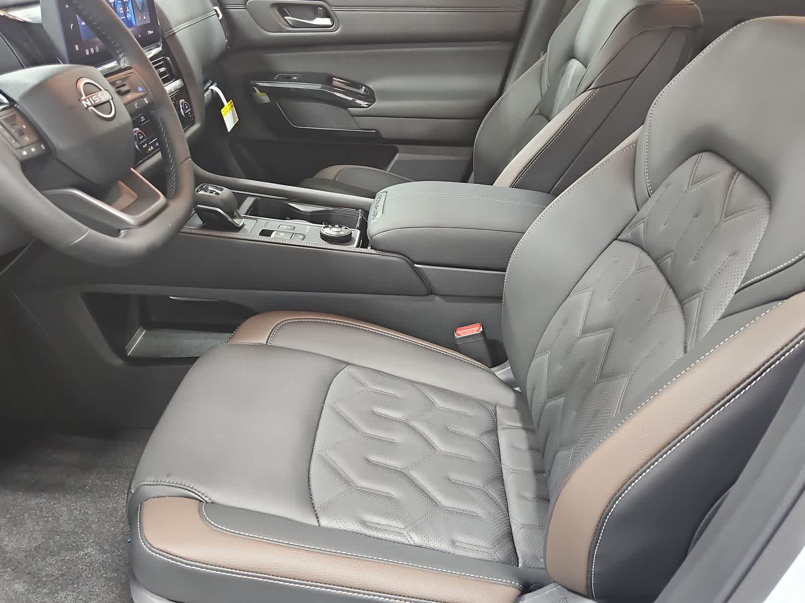 Thumbnail: 2026 Nissan Pathfinder - 16