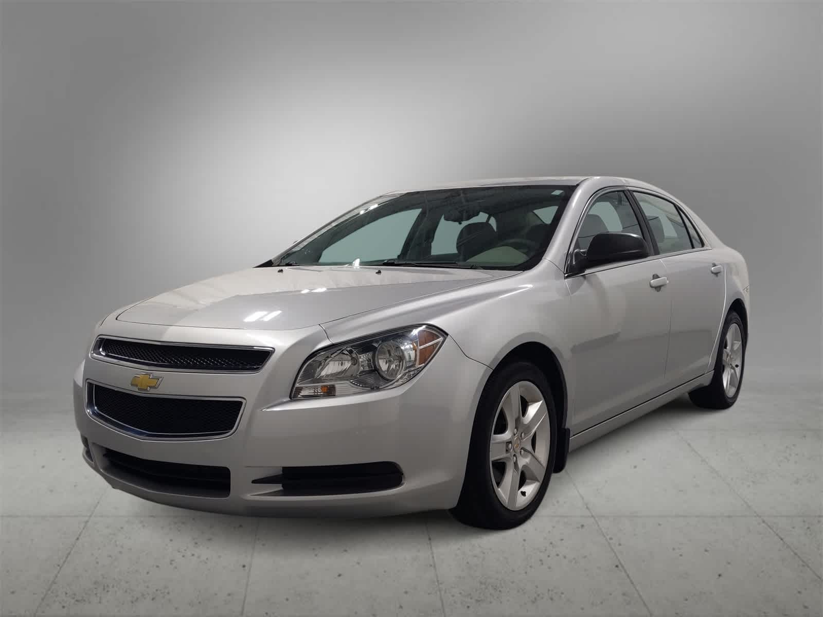 Thumbnail: 2011 Chevrolet Malibu - 4