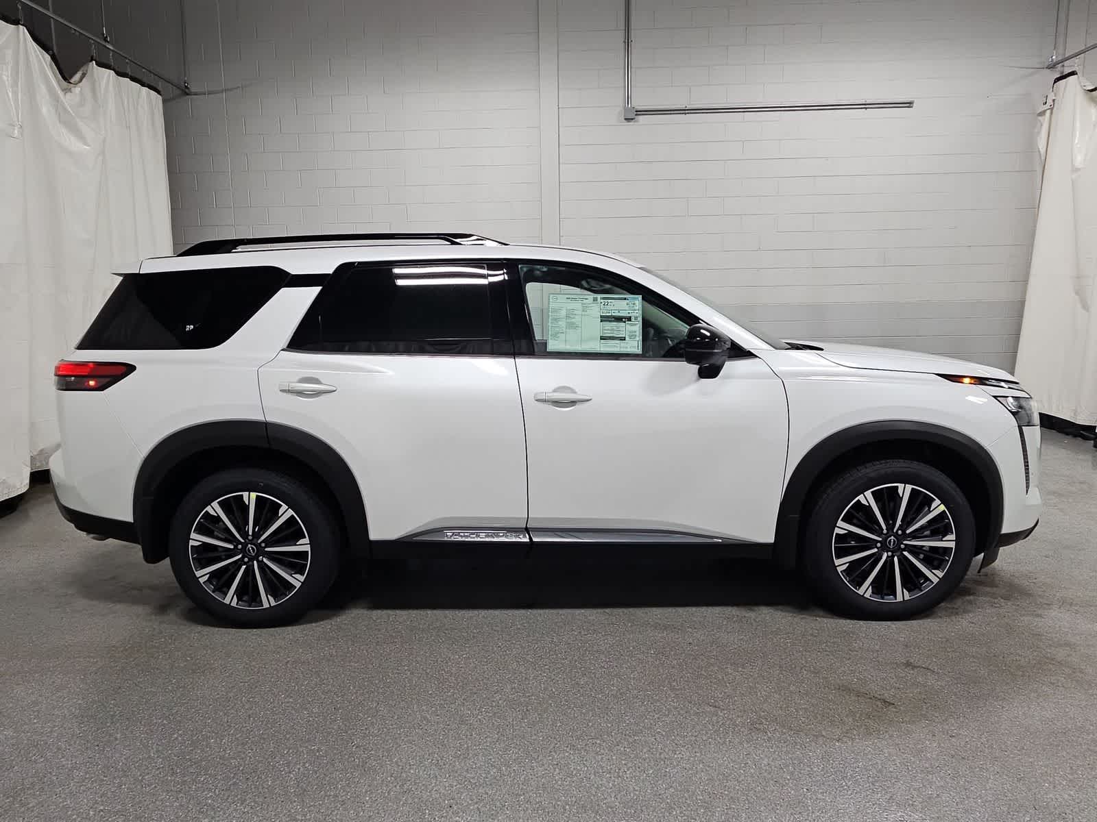 Thumbnail: 2026 Nissan Pathfinder - 9