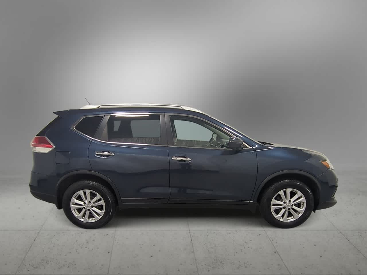 Thumbnail: 2016 Nissan Rogue - 9