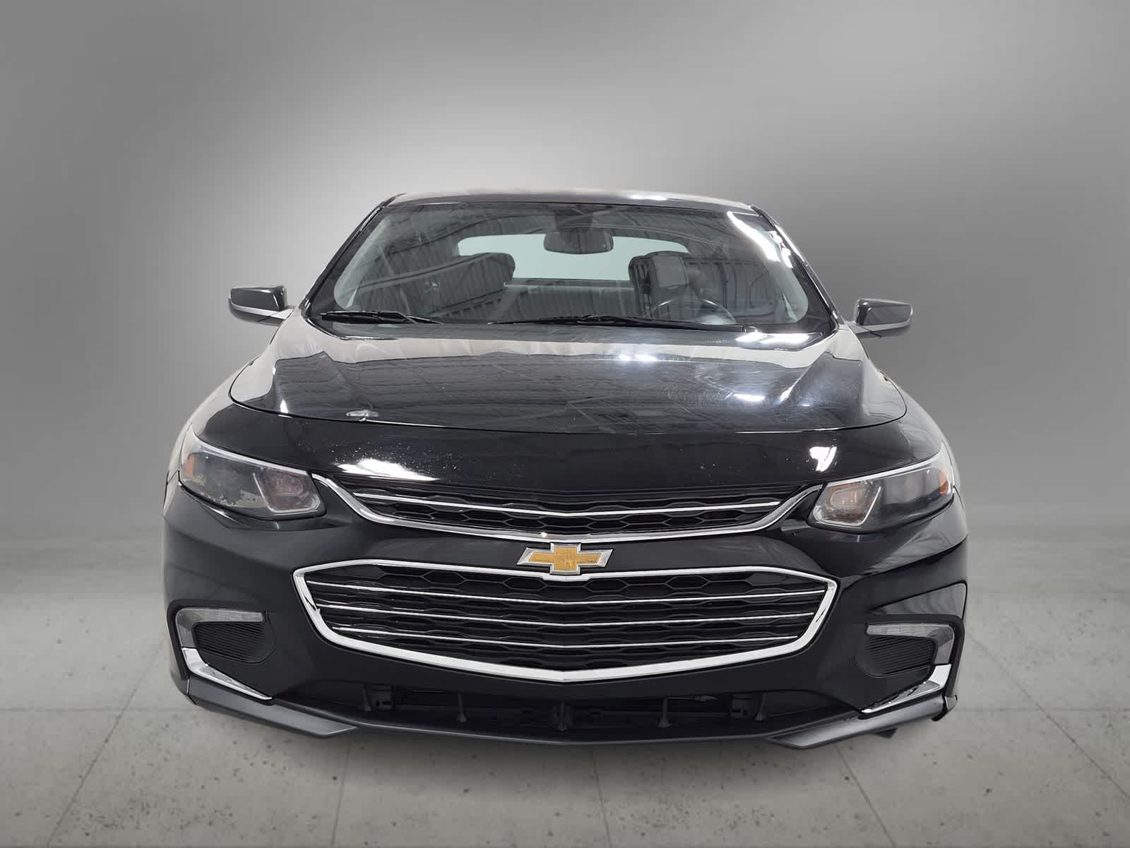 Thumbnail: 2018 Chevrolet Malibu - 3