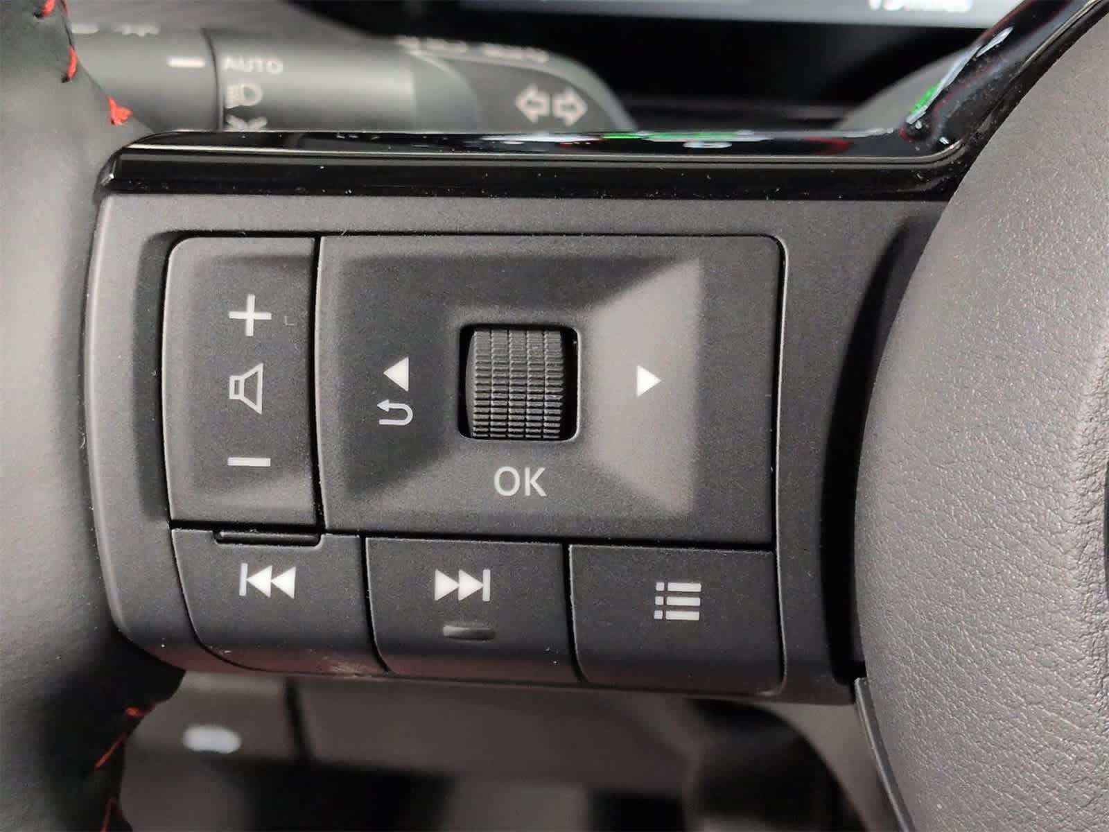 Thumbnail: 2025 Nissan Kicks - 24