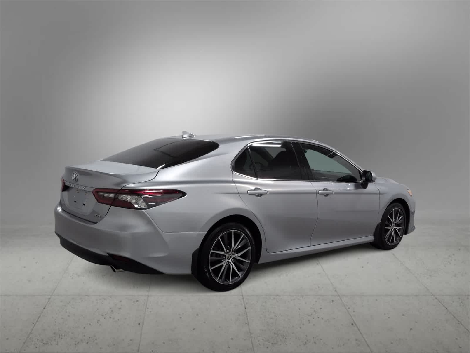 Thumbnail: 2022 Toyota Camry - 8