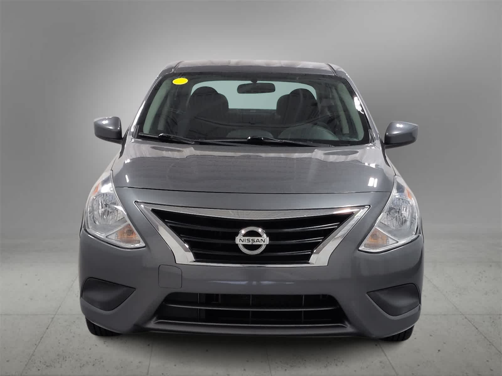2019 Nissan Versa 1.6 SV photo 3