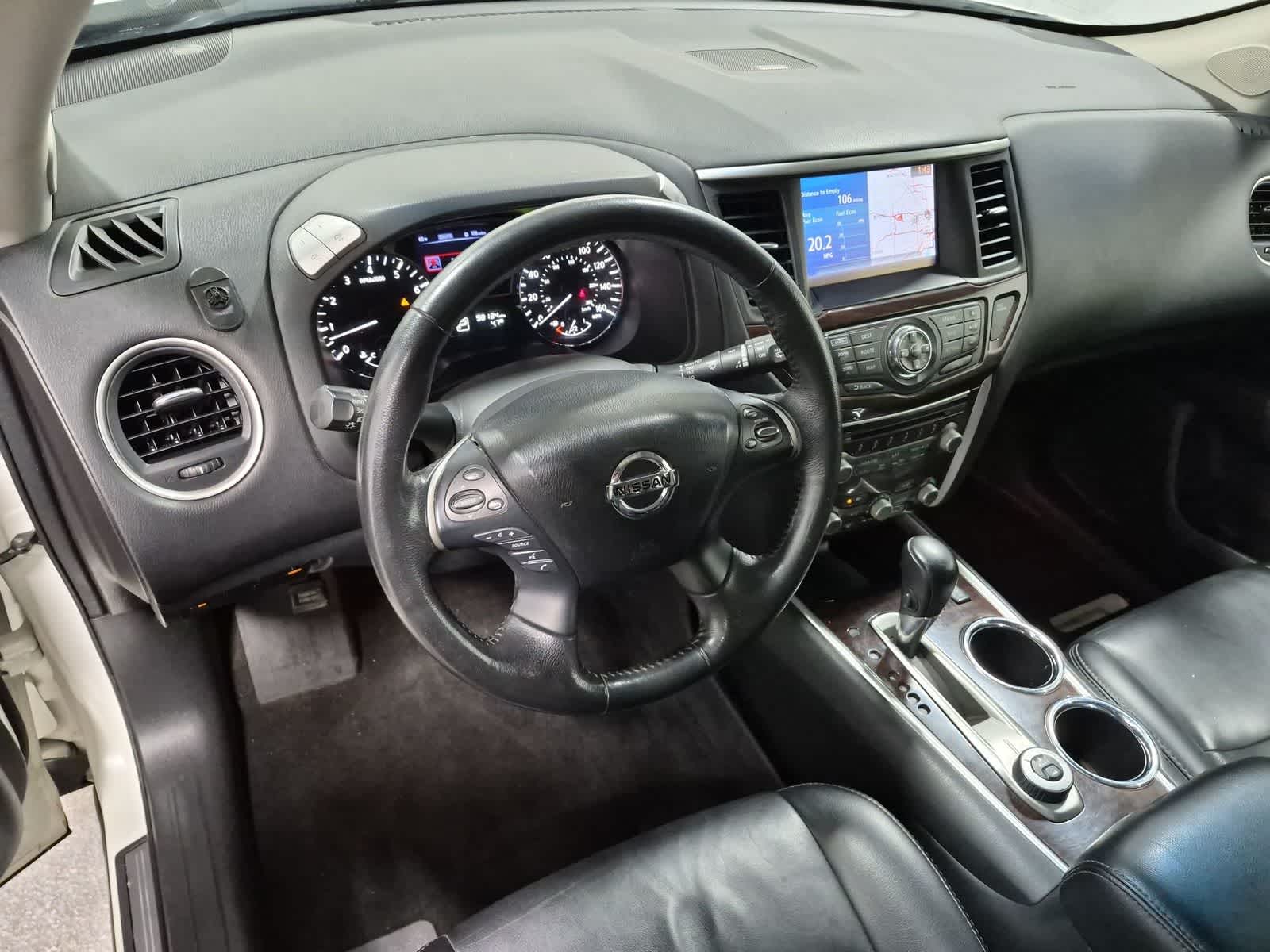 Thumbnail: 2015 Nissan Pathfinder - 10