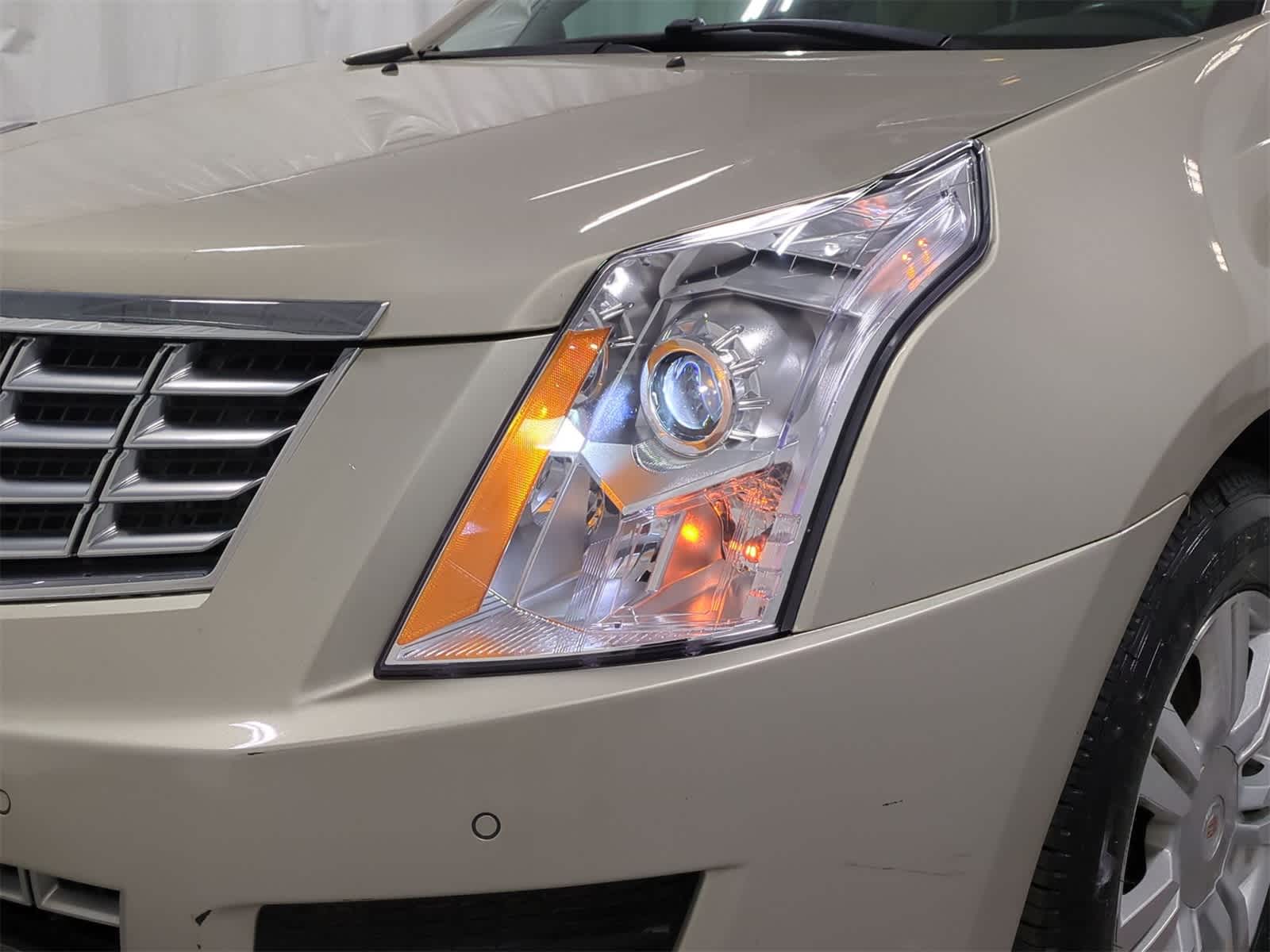 Thumbnail: 2015 Cadillac SRX - 11