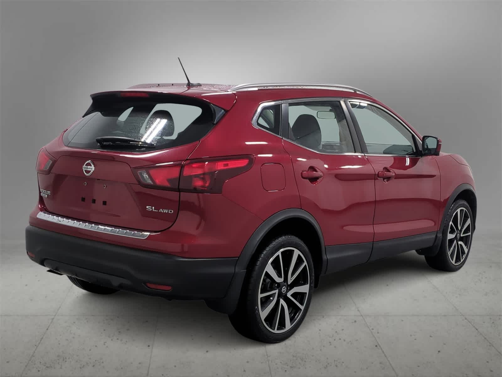 Thumbnail: 2018 Nissan Rogue Sport - 8
