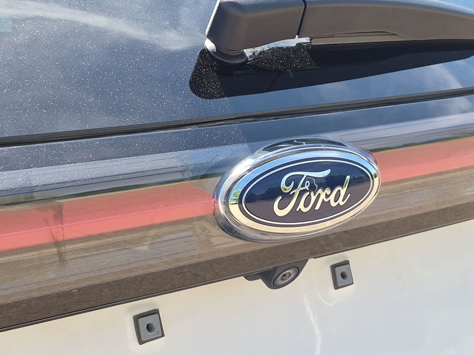 Thumbnail: 2018 Ford Edge - 12