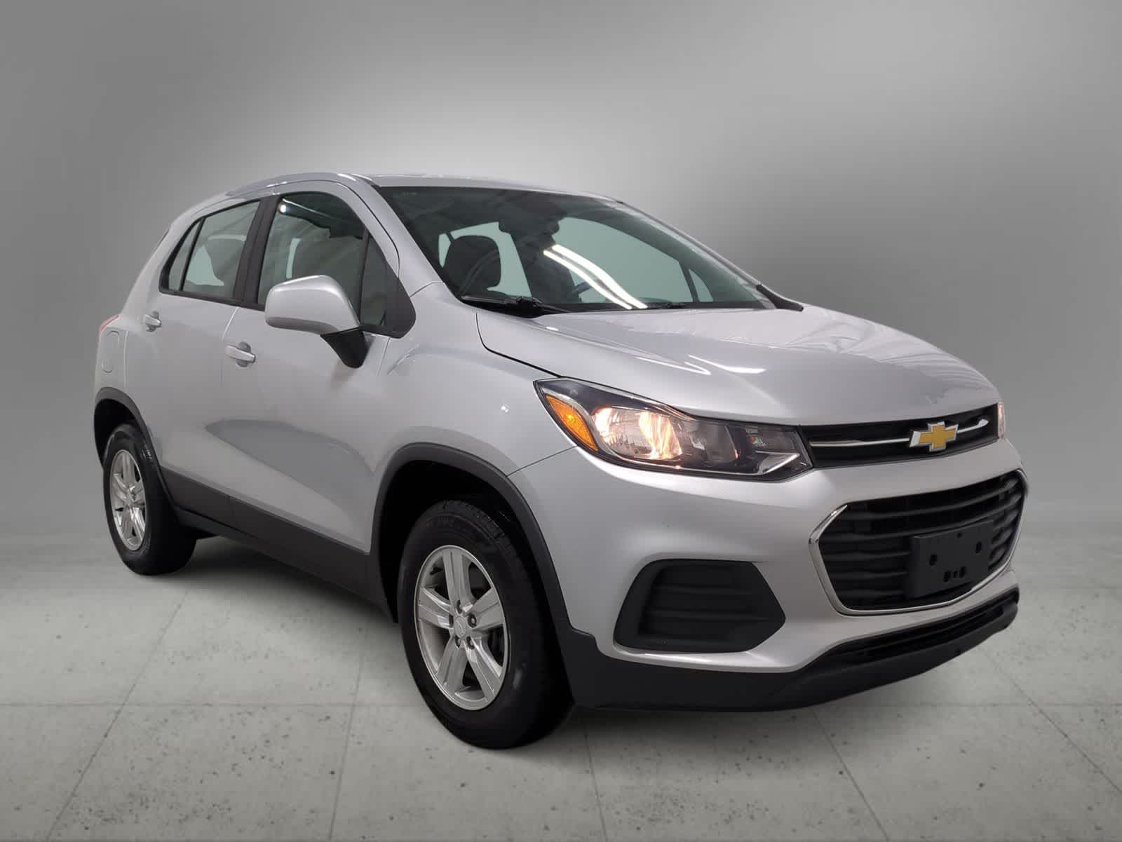 Used 2019 Chevrolet Trax LS with VIN 3GNCJNSBXKL294297 for sale in Farmington, MI