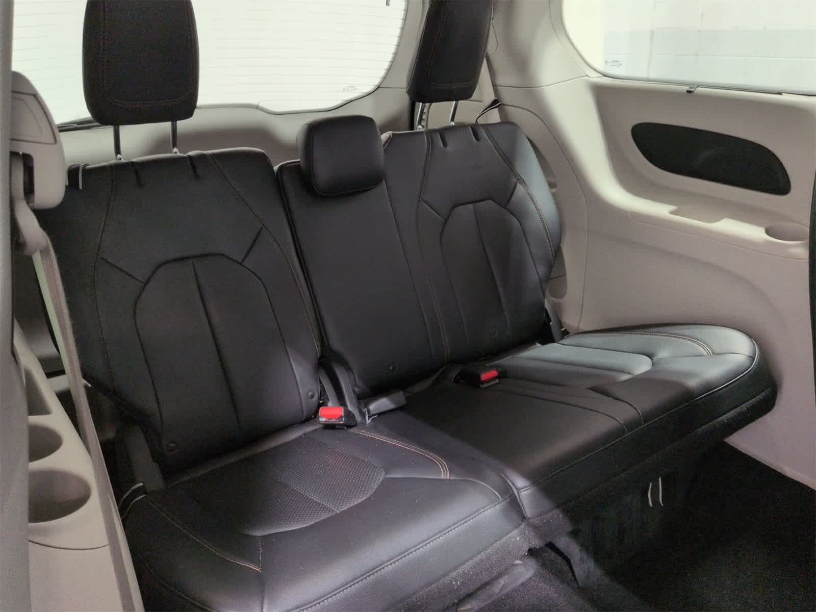 Thumbnail: 2018 Chrysler Pacifica - 37