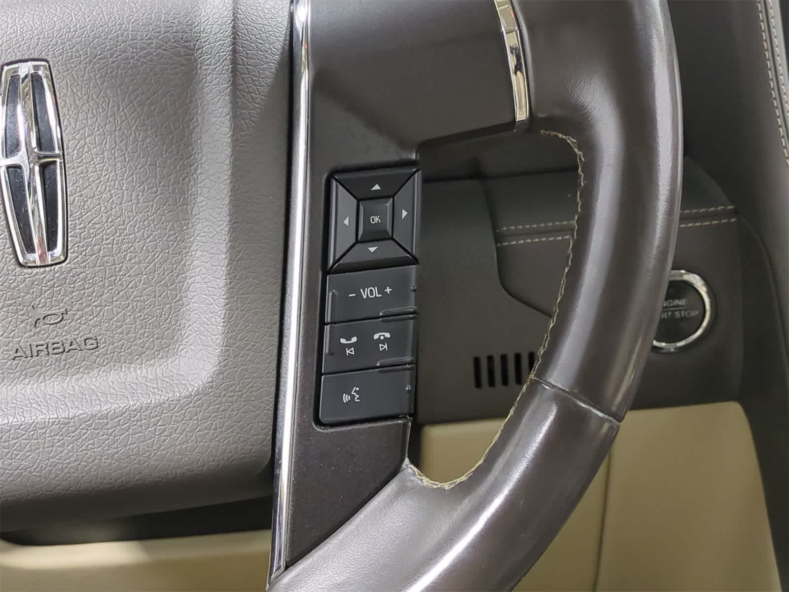 Thumbnail: 2017 Lincoln Navigator - 27