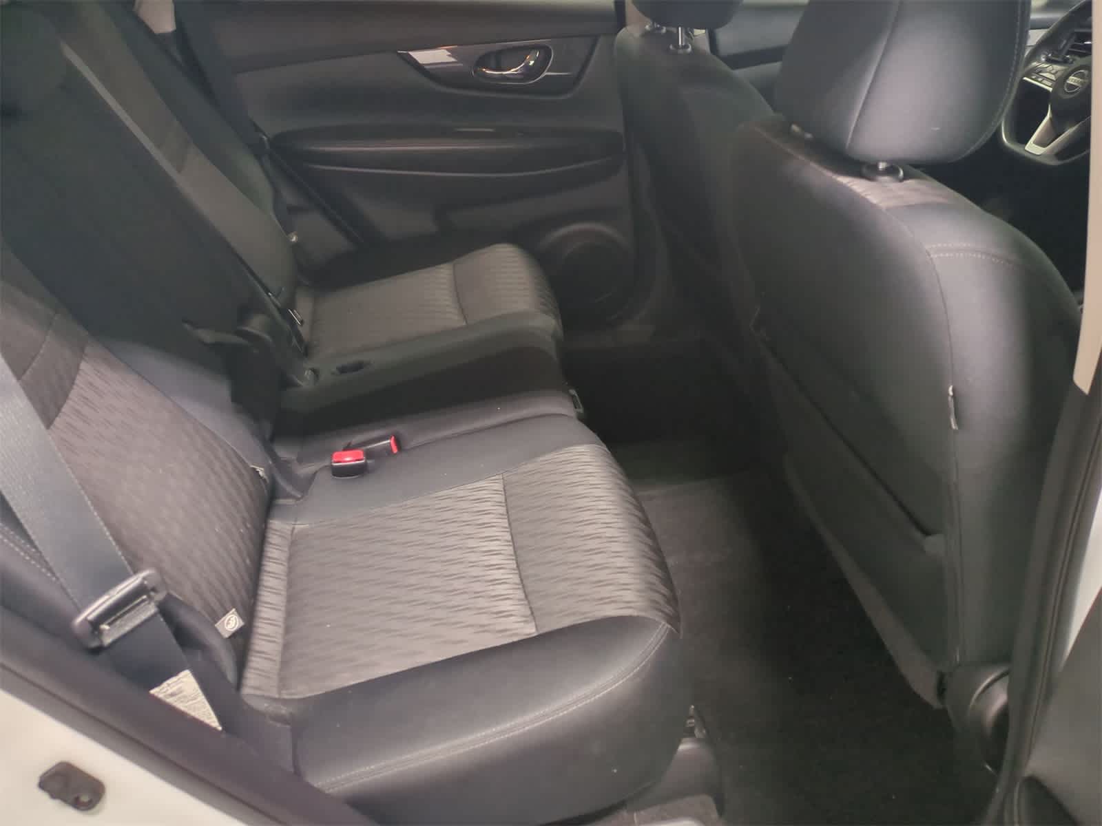 Thumbnail: 2018 Nissan Rogue - 20