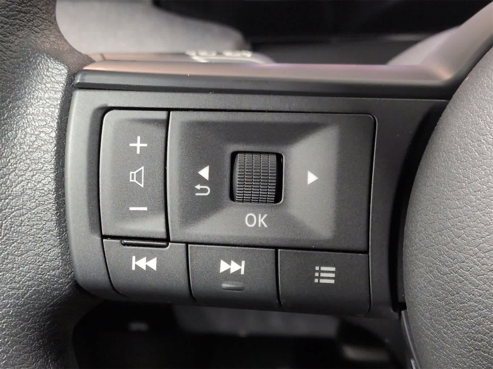 Thumbnail: 2026 Nissan Kicks - 24