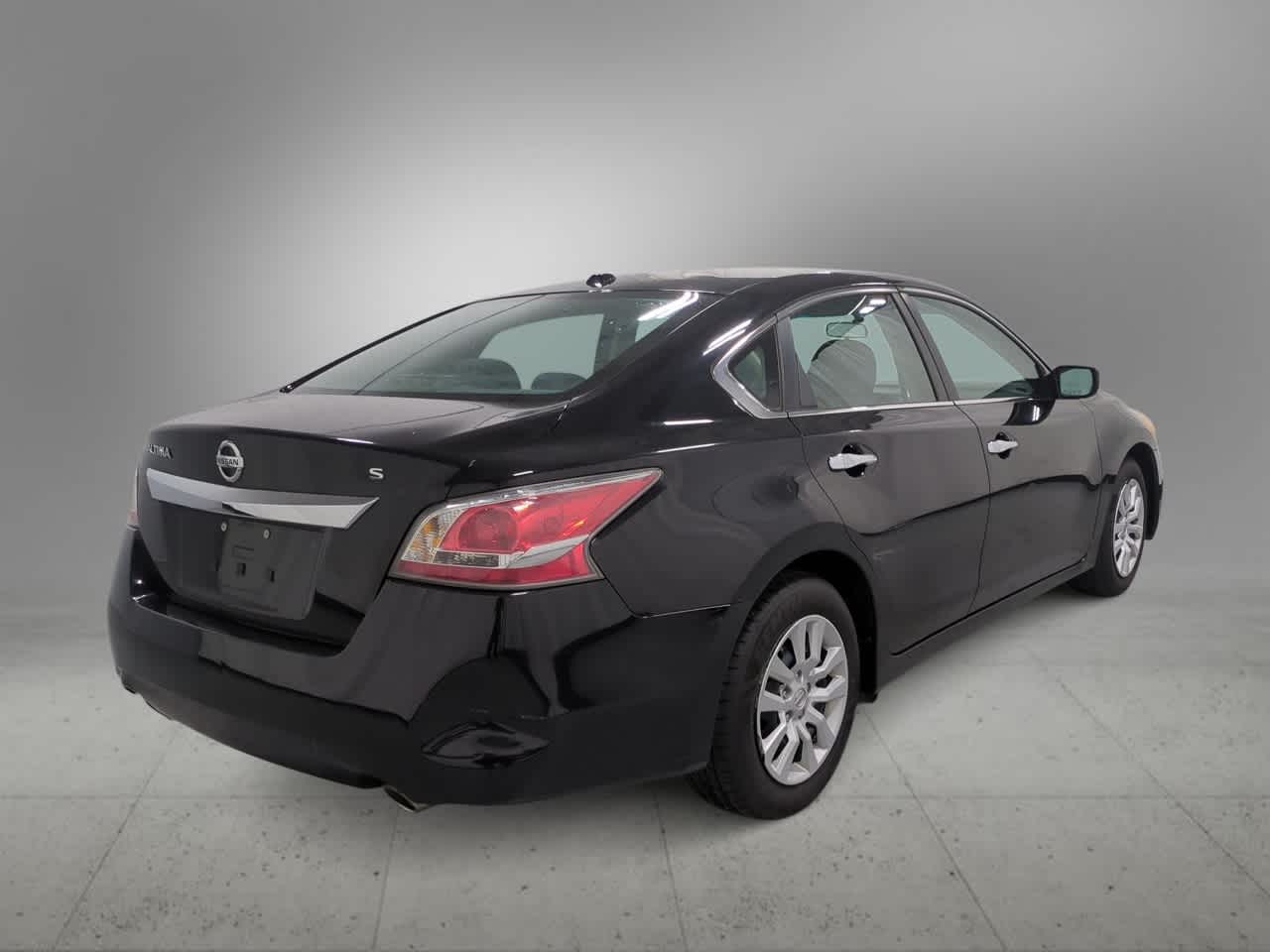 Thumbnail: 2015 Nissan Altima - 8