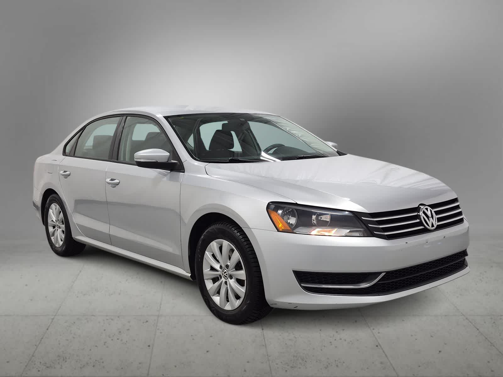 Used 2013 Volkswagen Passat S with VIN 1VWAH7A33DC039777 for sale in Farmington, MI
