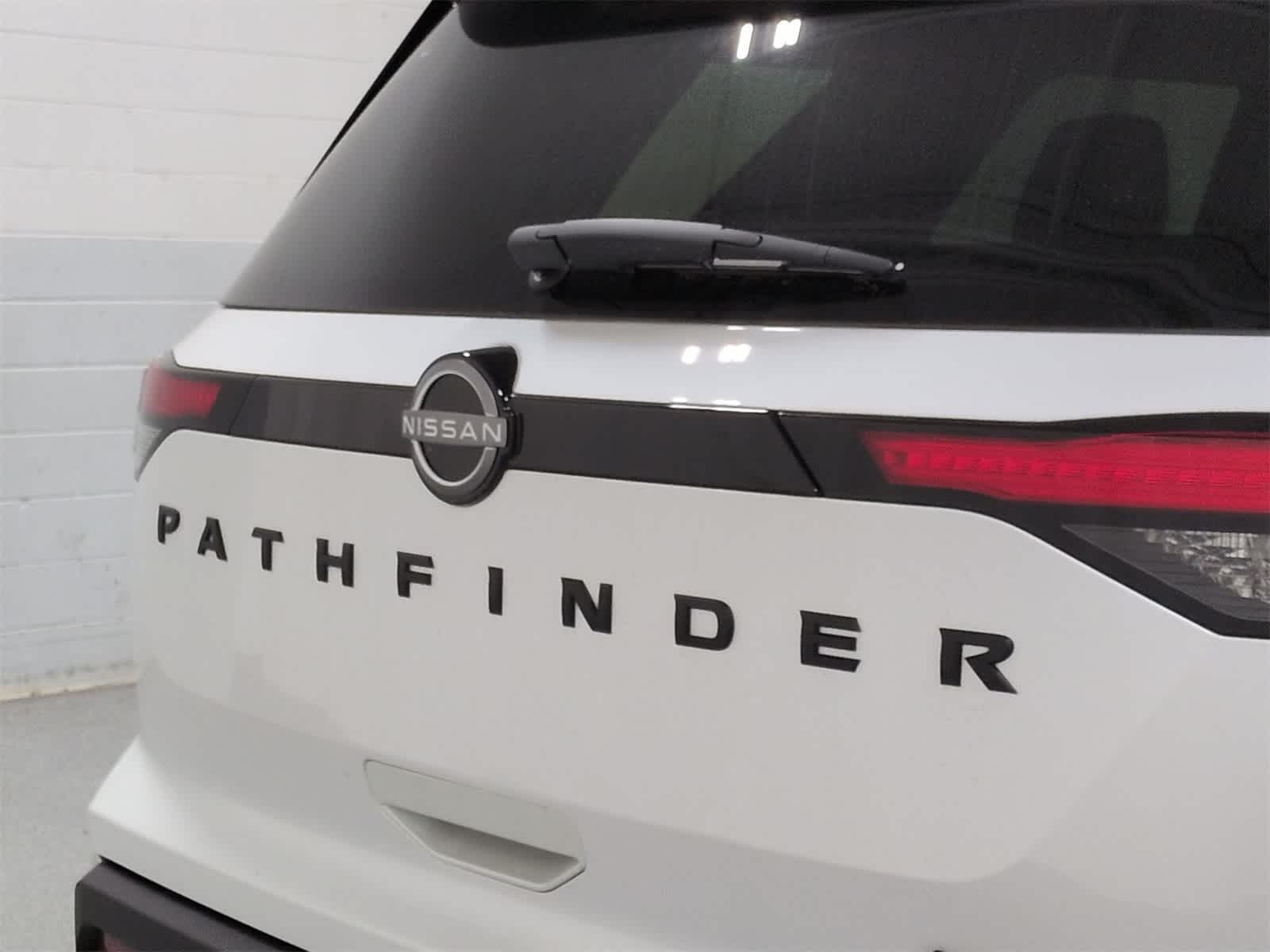 Thumbnail: 2025 Nissan Pathfinder - 12