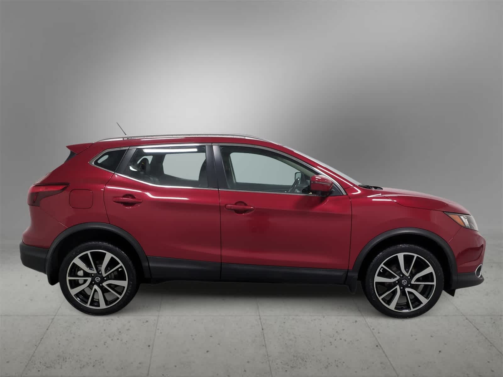 Thumbnail: 2018 Nissan Rogue Sport - 9