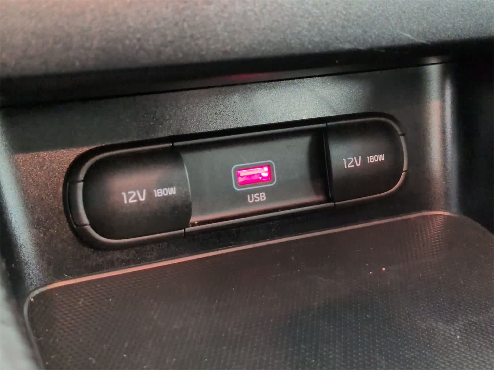 Thumbnail: 2023 Kia Forte - 30