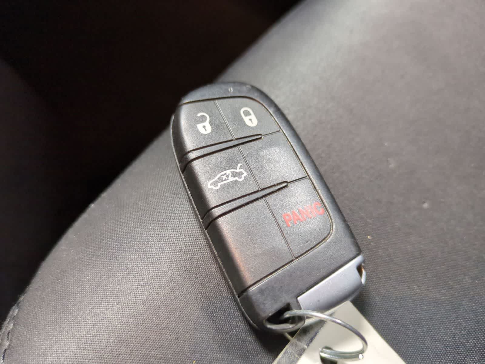 Thumbnail: 2022 Chrysler 300 - 31