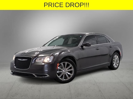 2022 Chrysler 300 Touring Sedan
