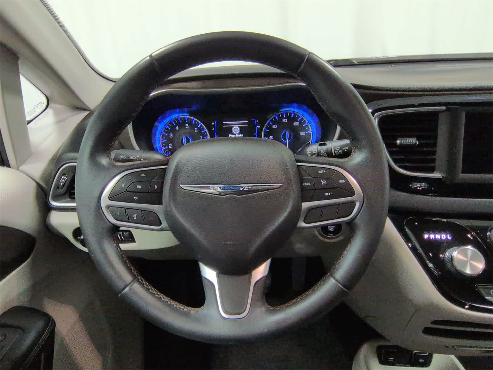 Thumbnail: 2018 Chrysler Pacifica - 23