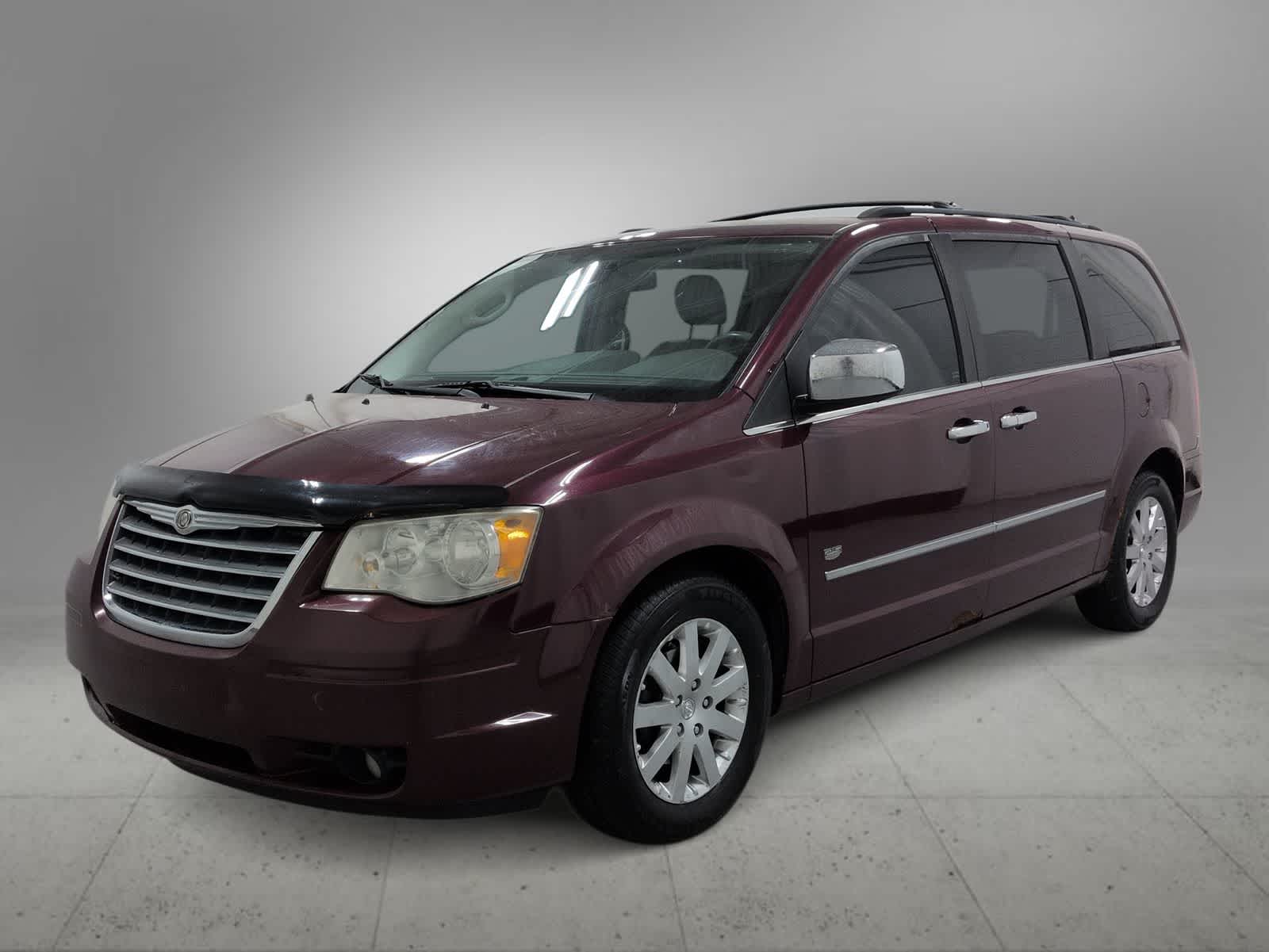 Thumbnail: 2009 Chrysler Town & Country - 4