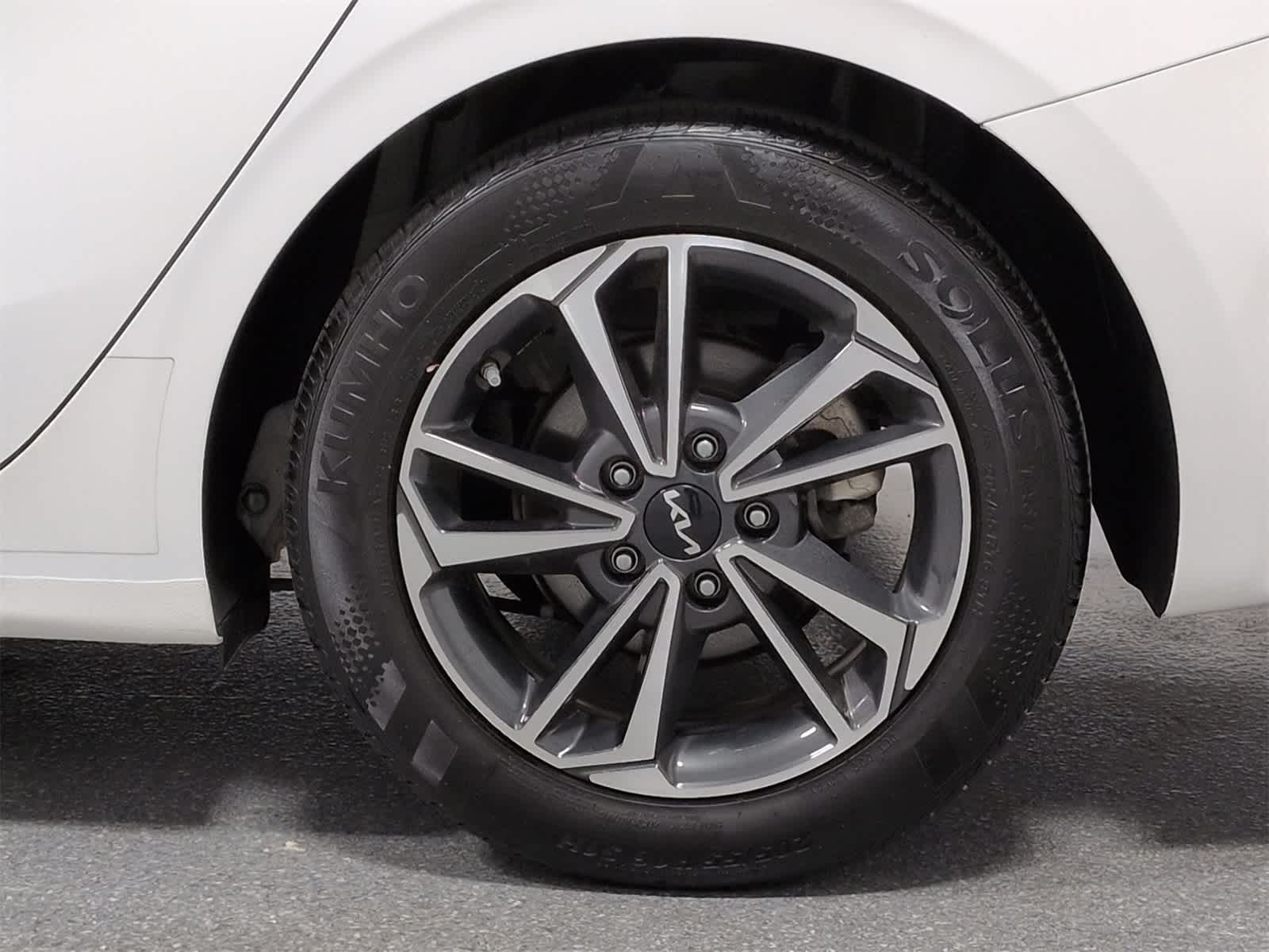 Thumbnail: 2023 Kia Forte - 14