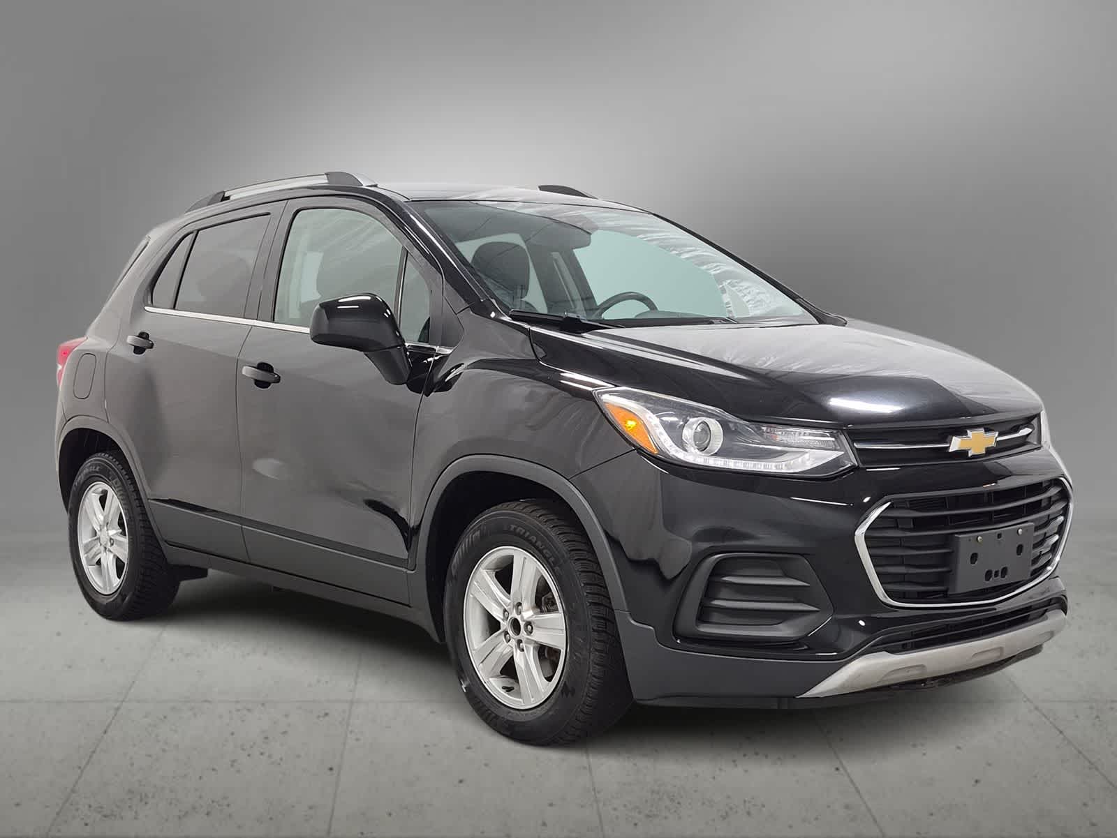 Used 2018 Chevrolet Trax 1LT with VIN 3GNCJLSB5JL356997 for sale in Farmington, MI