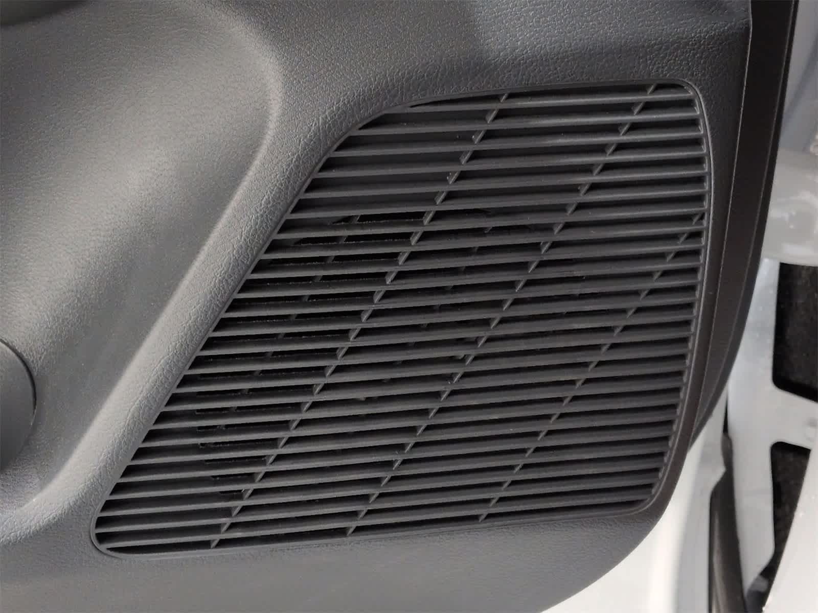 Thumbnail: 2026 Nissan Kicks - 32