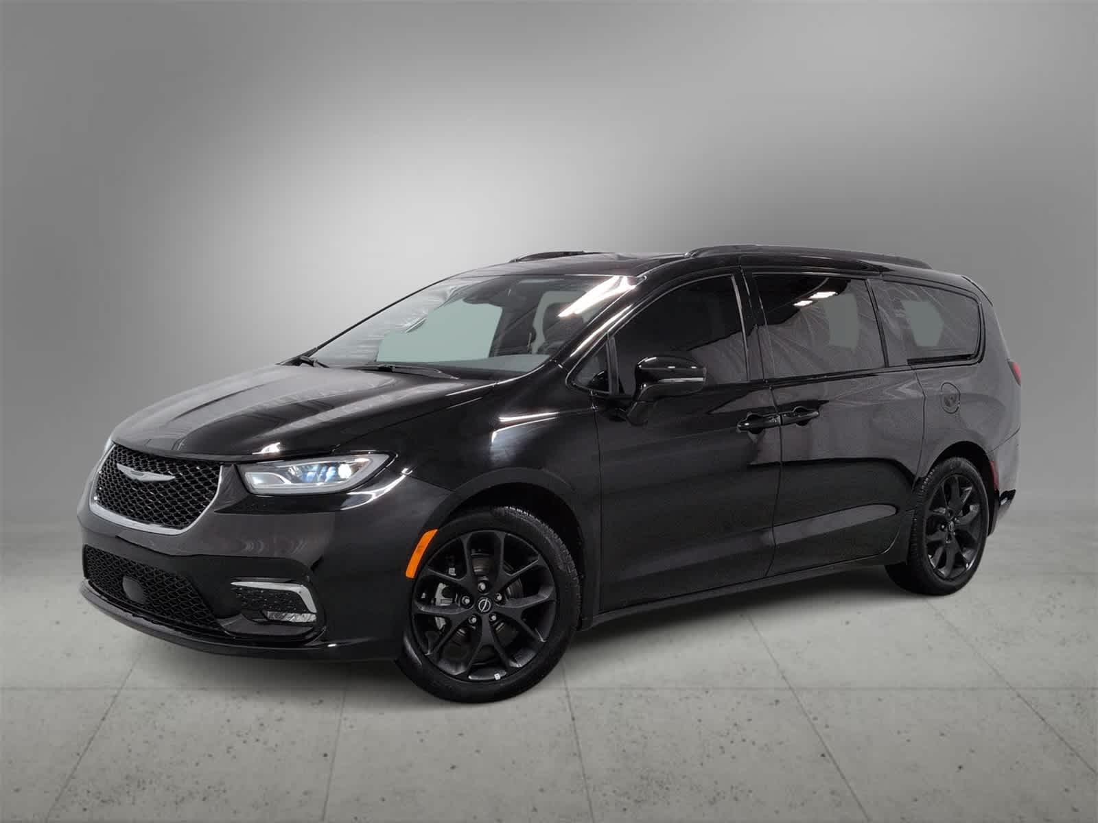 2025 Chrysler Pacifica Limited's photo