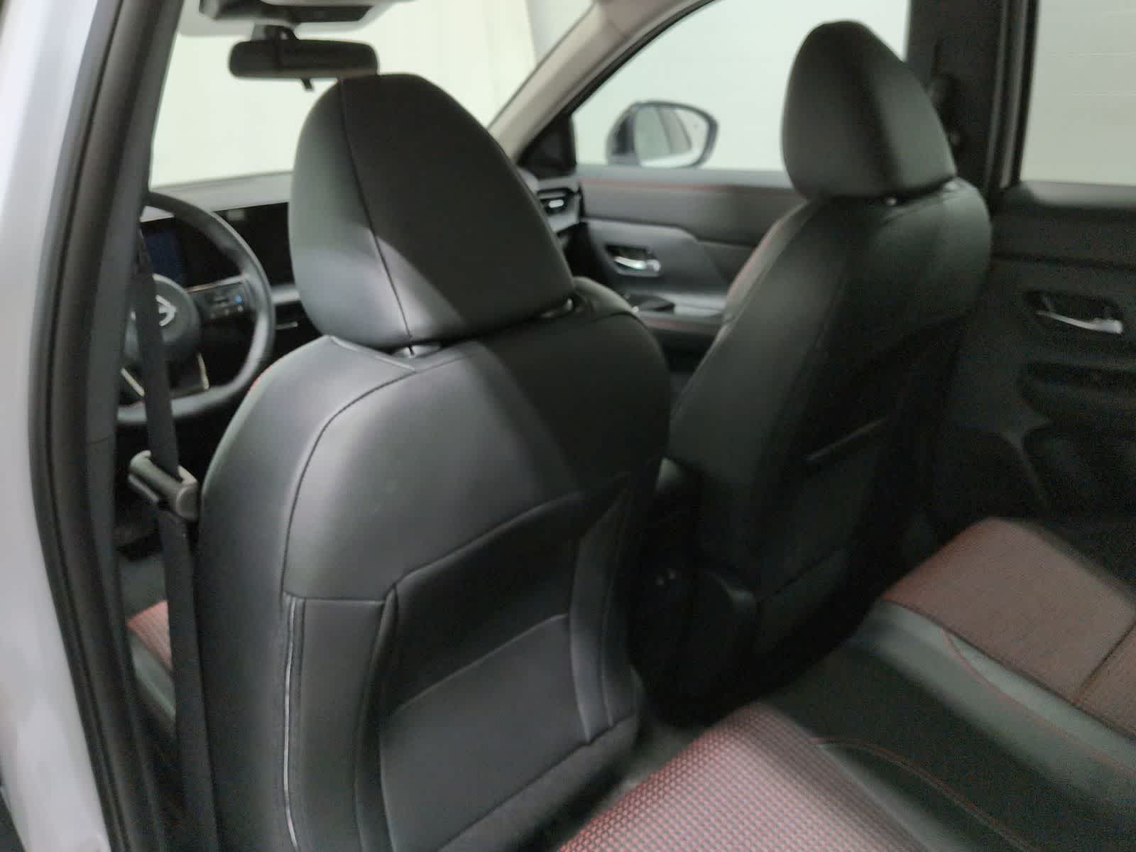 Thumbnail: 2026 Nissan Kicks - 19