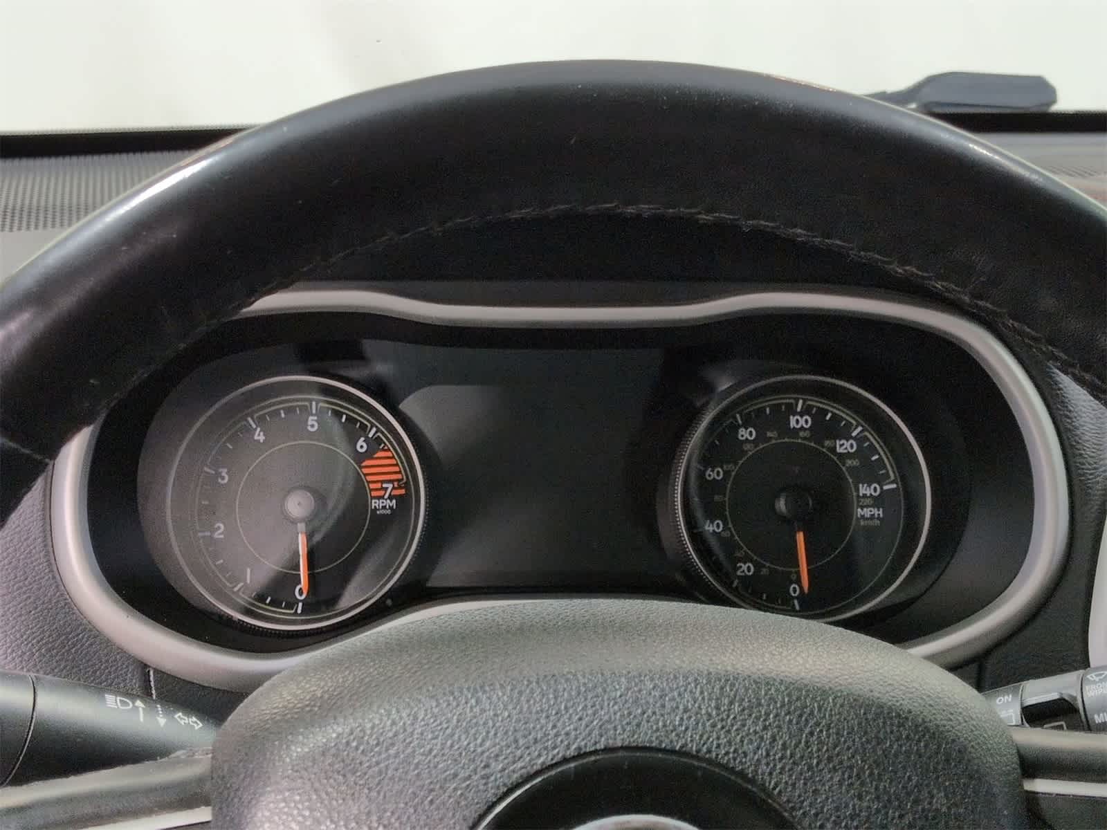 Thumbnail: 2016 Jeep Cherokee - 33