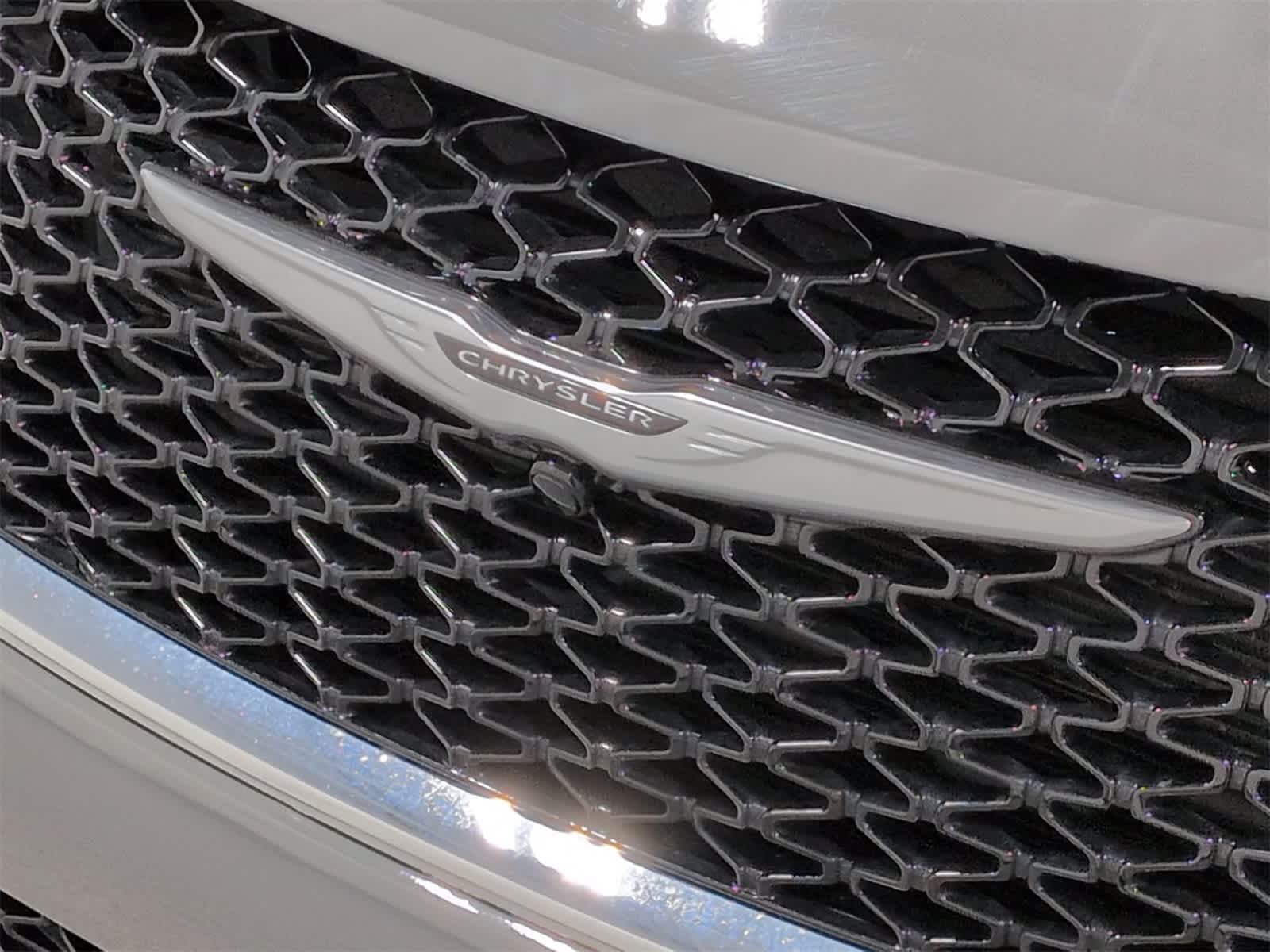 Thumbnail: 2025 Chrysler Pacifica - 12