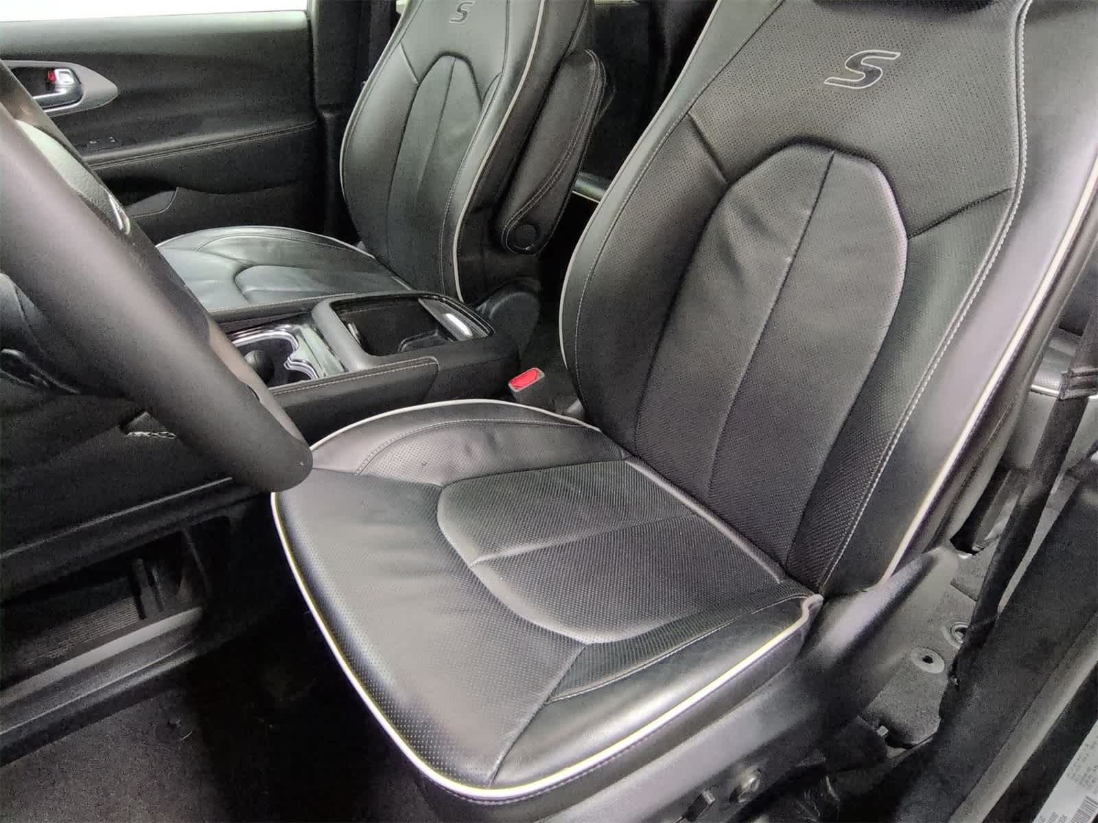 Thumbnail: 2025 Chrysler Pacifica - 17